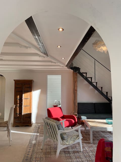 Propriété Airbnb réussie: Beach garden House with AC and Sea@200m à Marseille