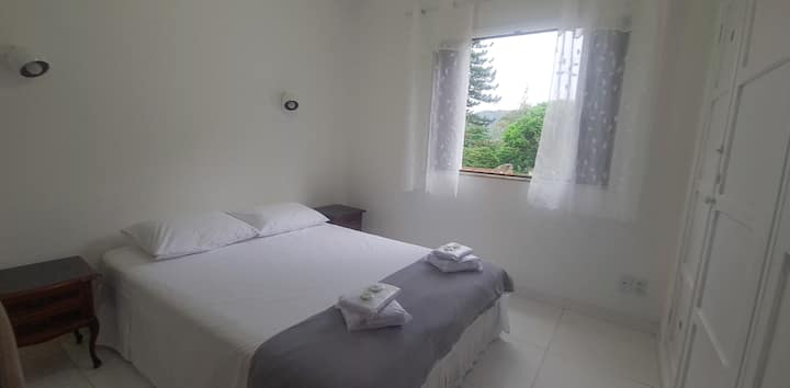 Quarto cama queen
