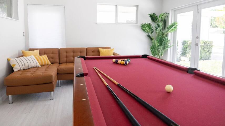 Upscale 3BR with Heated Pool & Billiards gallery image 3