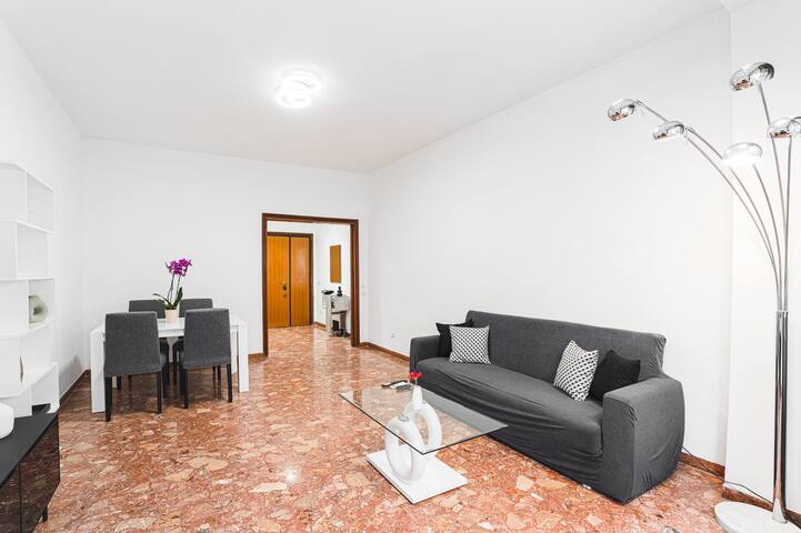 Domus Leo Roma Casa Vacanze gallery image 3