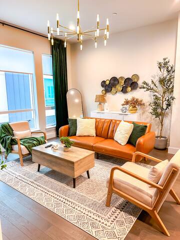 Dallas Downtown-Uptown Gem: Urban luxury, Style! gallery image 2