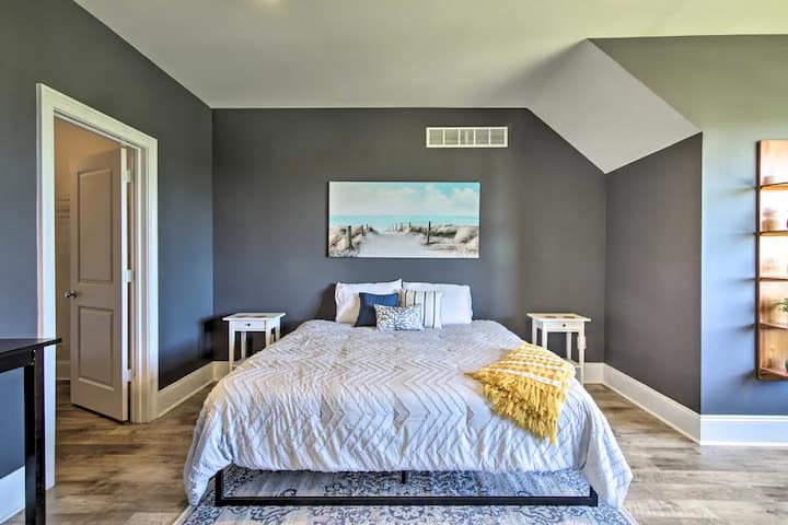 غرفة النوم 1 | الطابق الثالث | سرير كينج | أريكة النوم
