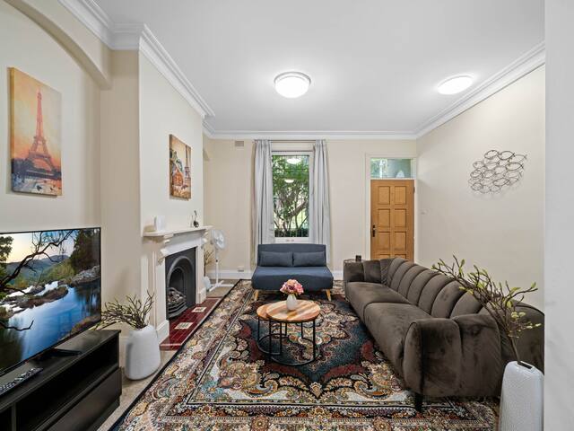 Fancy 4 BR (Parking)/ICC&Darling Harbour-8 mins gallery image 4