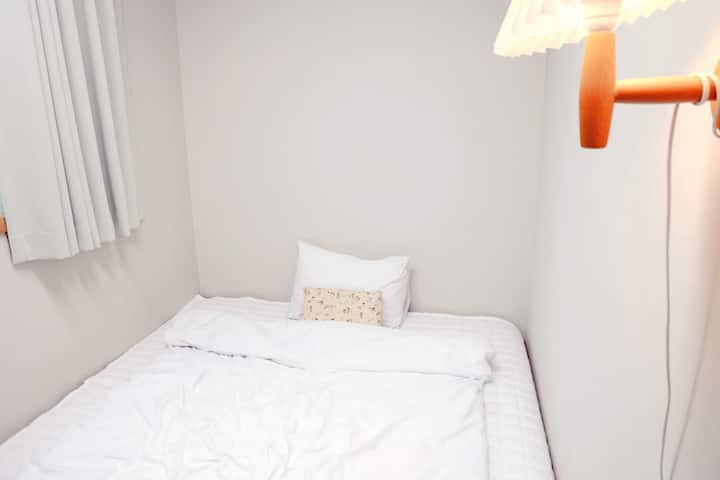 Cama baja de 180 x 200 cm 