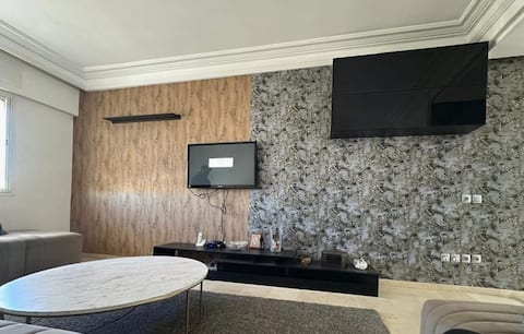 Popular Airbnb listing: 2 bedroom apartment, living room and equipped kitchen in Arrondissement De Sidi Moumen مقاطعة سيدي مومن