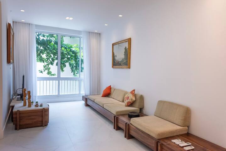 Ipanema – Lindo apartamento recém reformado gallery image 2