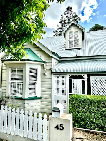 Charming heritage house in the heart of the city