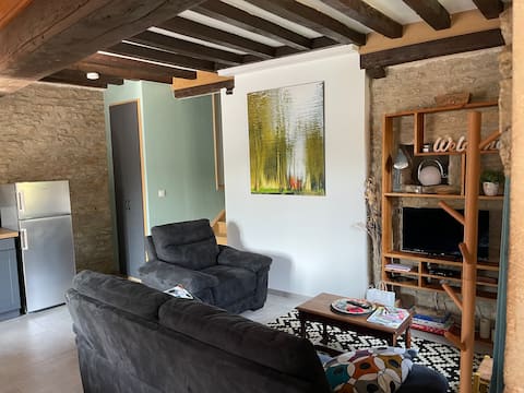 Popular Airbnb listing: Gite LacOdalie, a cozy cottage in the heart of the vineyard in Saône Et Loire