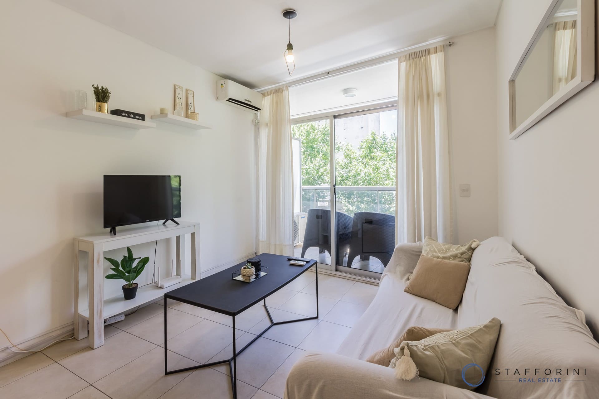 1 bed apto with balcony and pool