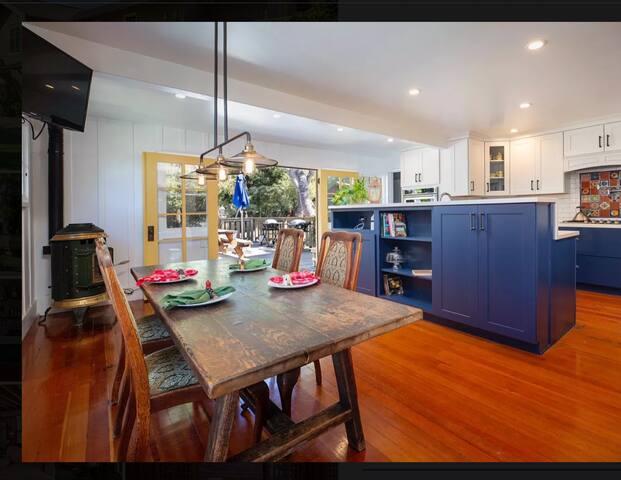 Angel Hill compound near beach gallery image 2