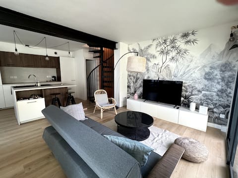 Top performing Airbnb: Elegant renovated townhouse in Toulouse