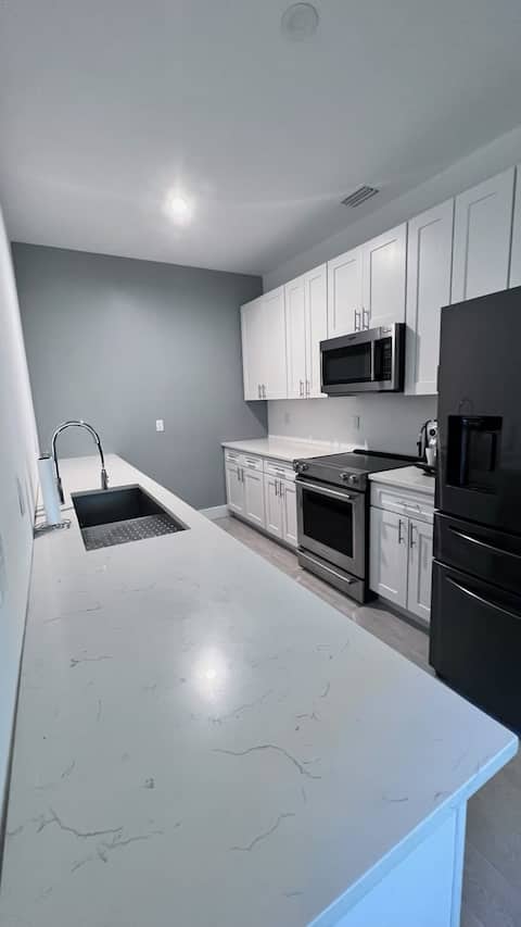 Top Airbnb: Modern downtown apartment in Lake Eola Heights
