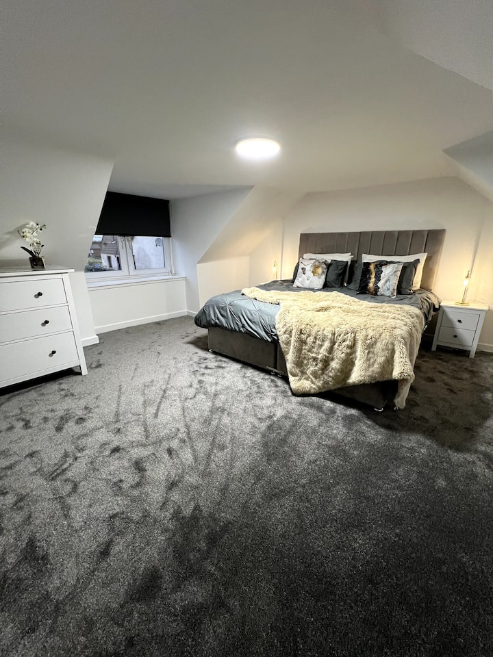 超大双人床，分为2张单人床 