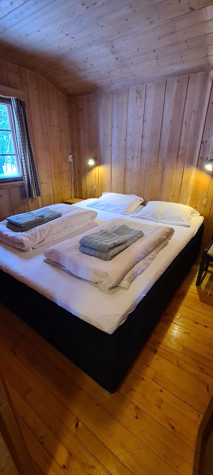 Schlafzimmer 1