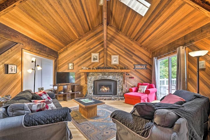 Thor's Hammer Riverfront Cabin - Index, WA
