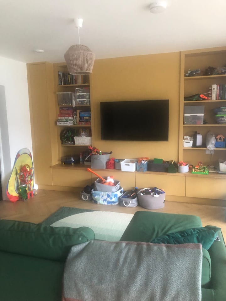 Cork- Douglas 6 Bed Family Home - Cork (Ireland)