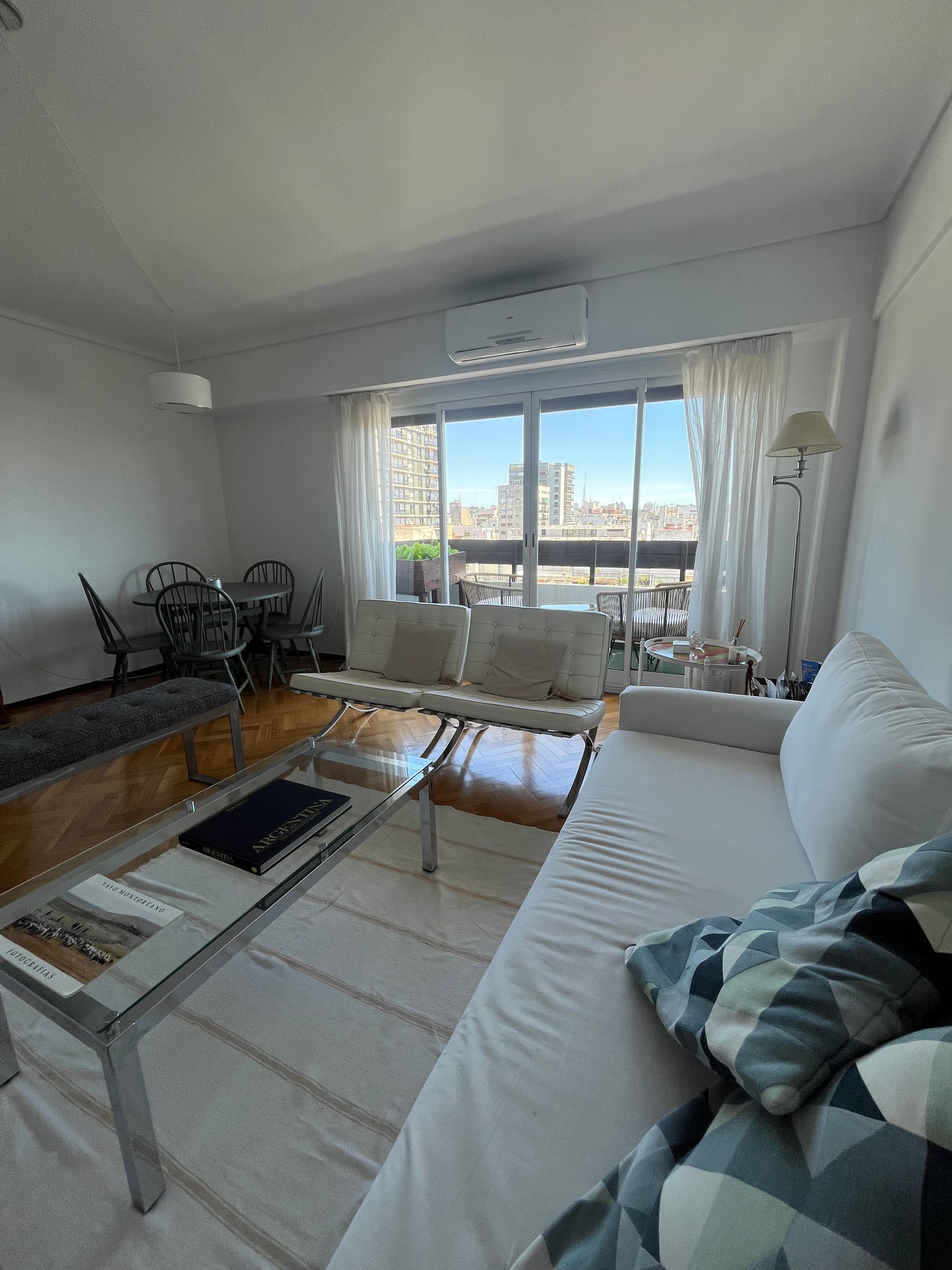 Luminous apartment in Recoleta