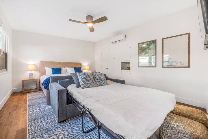 Sleeps 52! 28 Beds! AC! Steps2Beach! 10 homes-in-1 gallery image 4