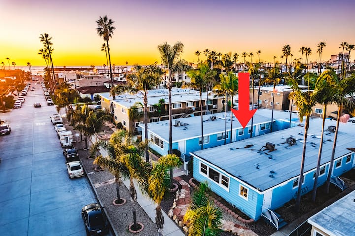 PB Home- Sleeps 24- 2Blocks2Beach- King Beds- AC