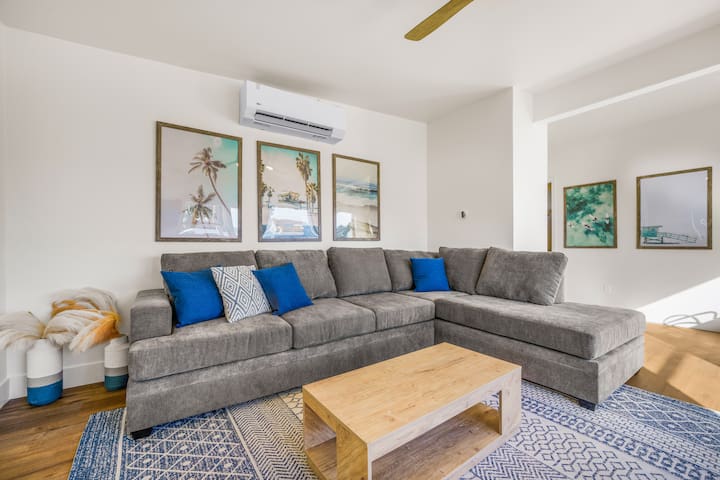 Sleeps 52! 28 Beds! AC! Steps2Beach! 10 homes-in-1