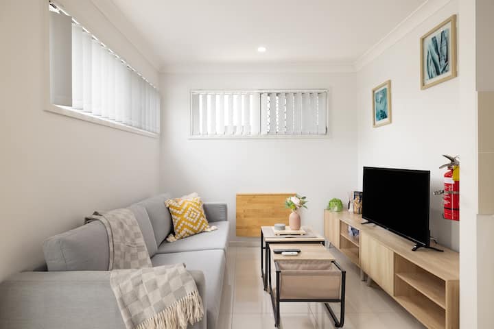 Clean 1 Bdr Apt W/ Ac & Kitchen | Parking | 139af1 - Brisbane