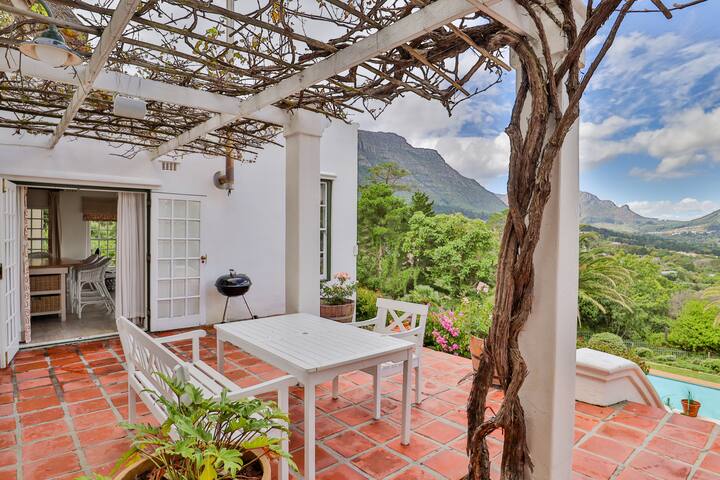 Cape Town Home on Vineyard: Fireplaces, BBQ, Pool gallery image 3