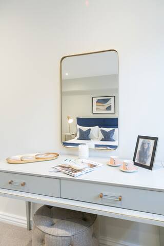 Chic 2Bed with Luxury Amenities in Covent Garden gallery image 4