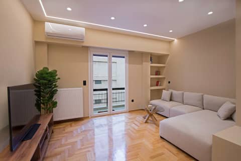 Successful Airbnb property: Urban Spacious Apartment Near Kallimarmaron in ΒΑΤΡΑΧΟΝΗΣΙ