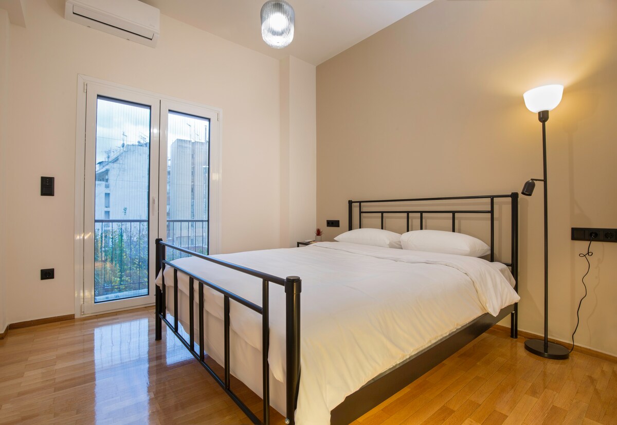 سرير حجم وسط