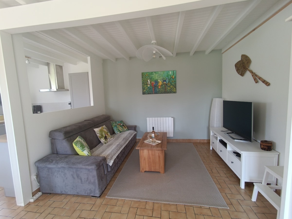 Top Airbnb: House with garden 500 m from the beach in Barneville Carteret