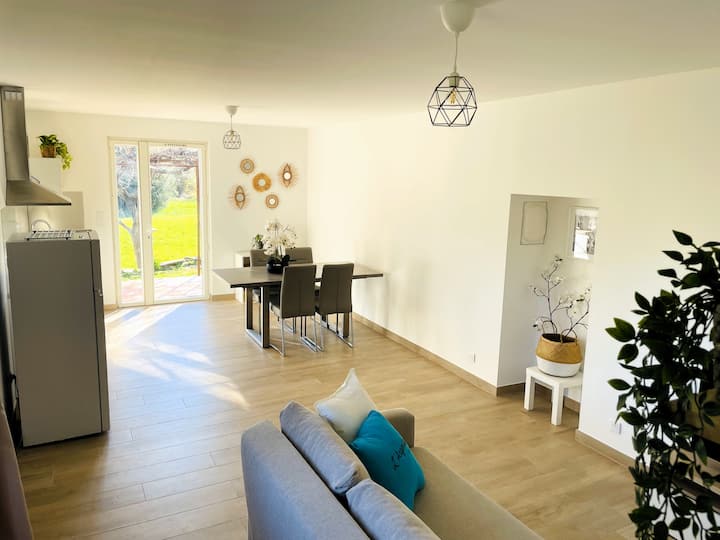 Maison En Pierre Au Milieu De La Nature - La Londe-les-Maures