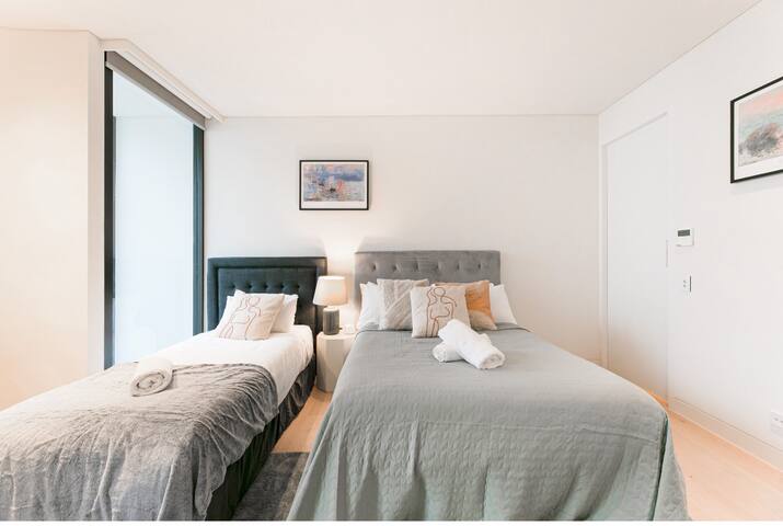 Pyrmont | Luxury 6 Stories Terrace House gallery image 2