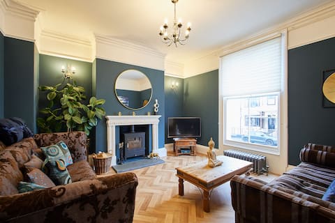 Successful Airbnb property: Deja Blue Beautiful period property in Whitby