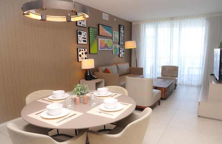 Luxury 2 BR Ocean View Amazing Pool On The Beach! gallery image 3