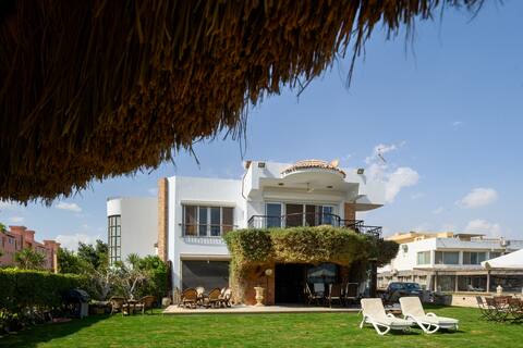 Beachfront Villa with Private Pool | 4Bedrooms