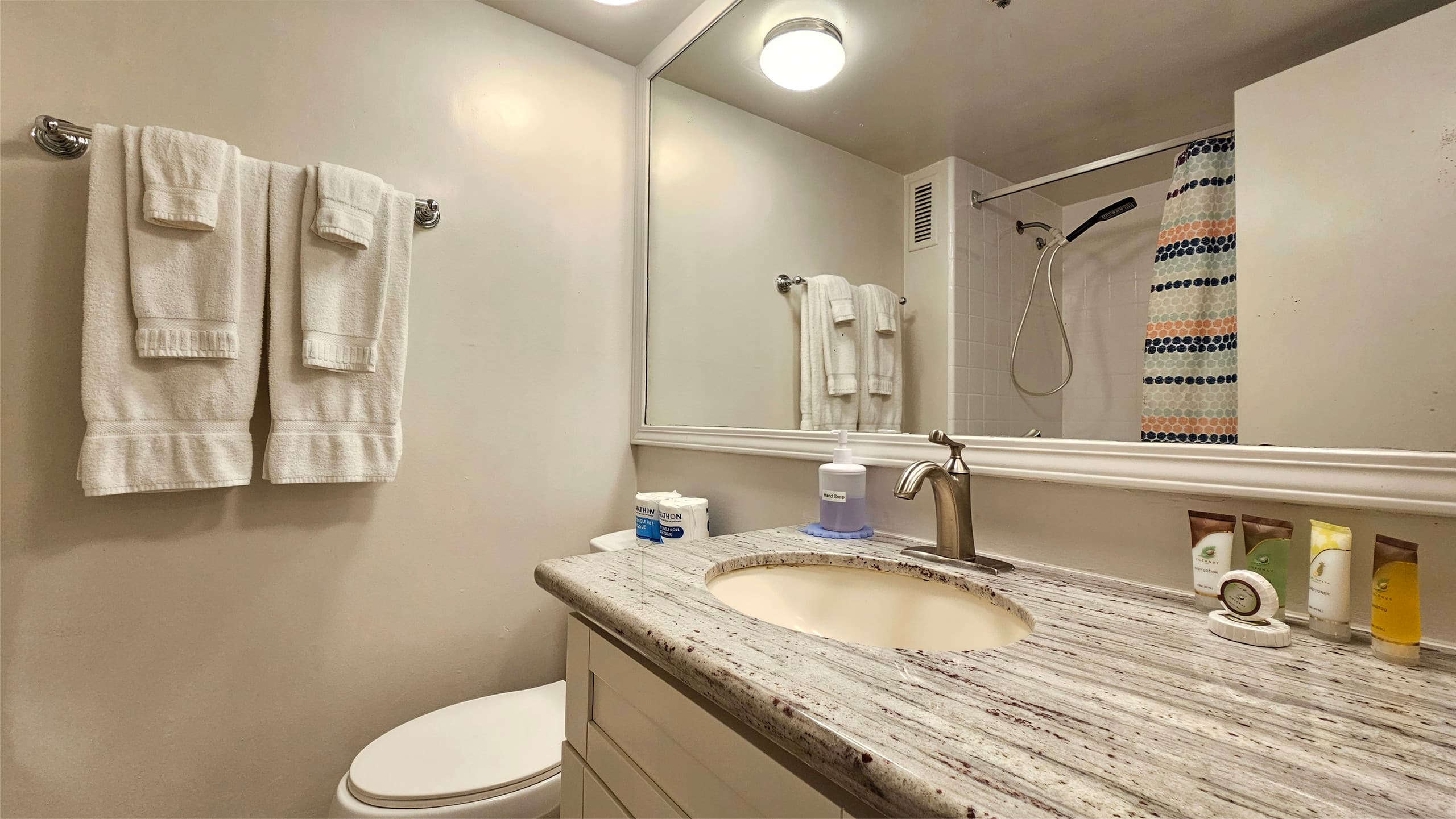 MS 903 2 Queen Beds & a Pool +FREE Parking! - Image 12