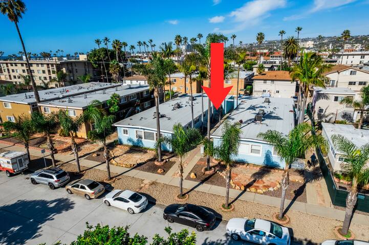 Sleeps 28 w/ AC! PB Retreat w/ Parking – 16 Beds! gallery image 5