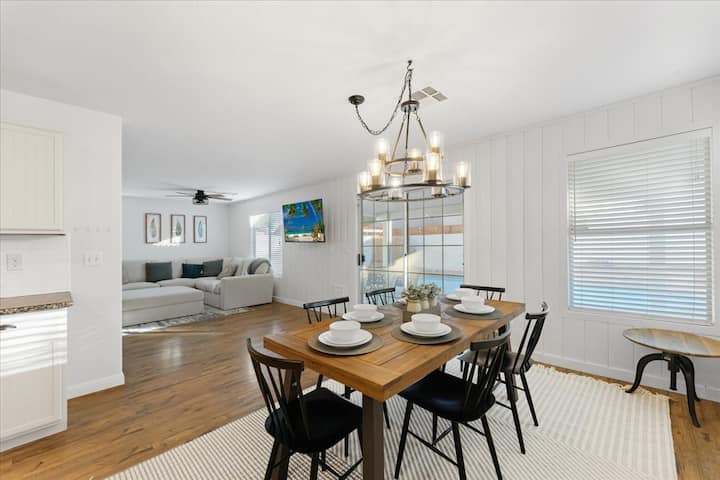 Nomad Layover • 4br W/5 Beds | Pool * Wifi - North Las Vegas, NV