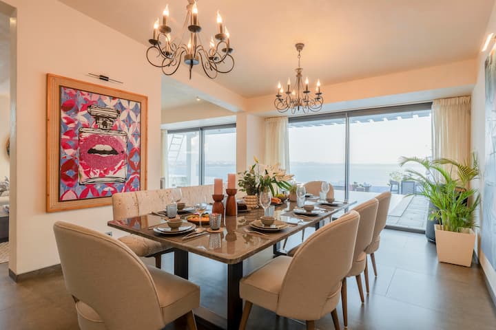Dining area image 2