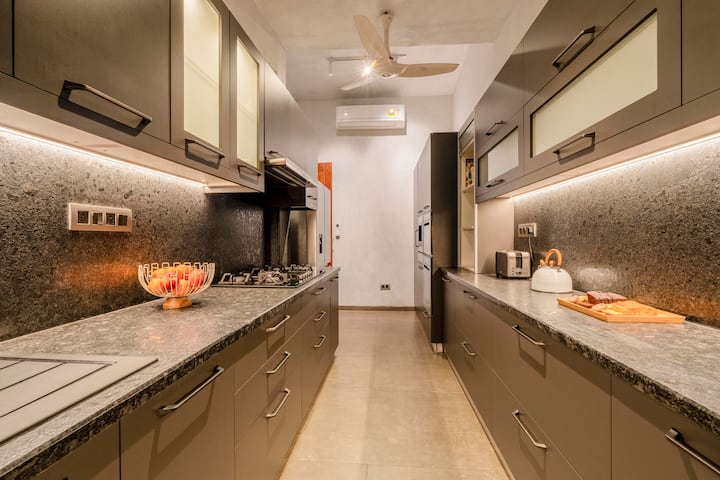 Full kitchen image 2