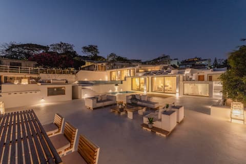 Staymaster Sea La Vie · Infinity Pool · Sea View