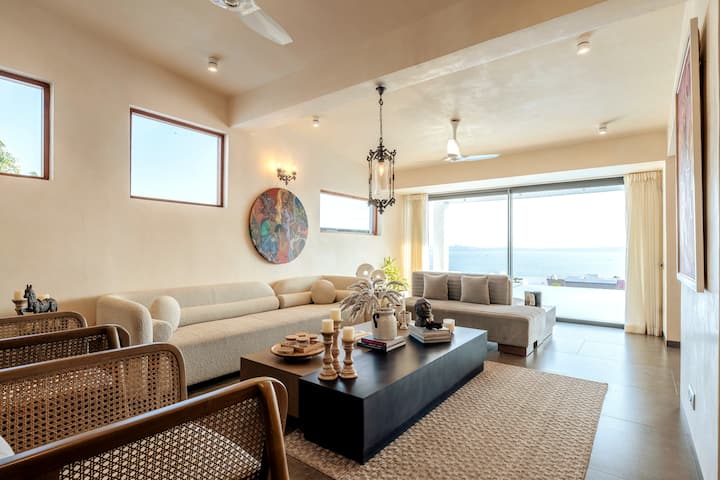 Living room image 7