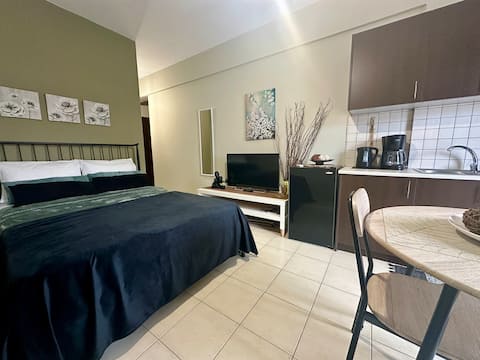 Popular Airbnb listing: Eleni's studio near the airport in Δήμος Ηρακλείου