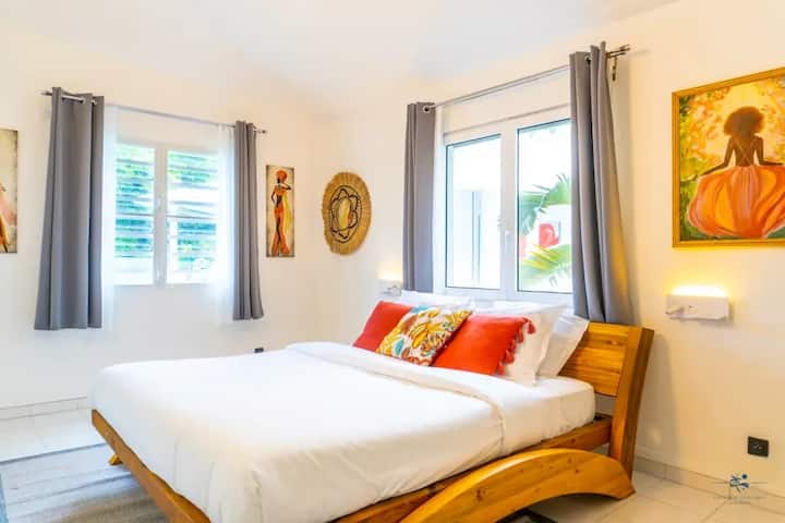 Spavaća soba 1 s TV-om i klima-uređajem, bračni krevet (180 x 200)