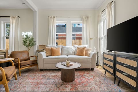 7 BR Triplex - Newly Renovated! Close to Downtown