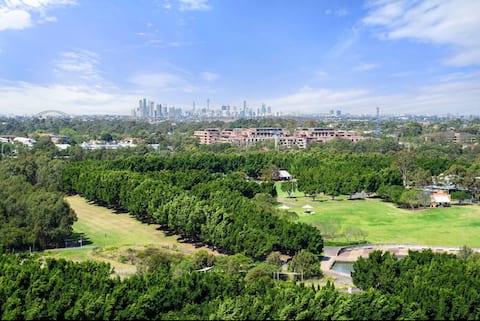 Spectacular Park-view 2BR Apt + Free Parking
