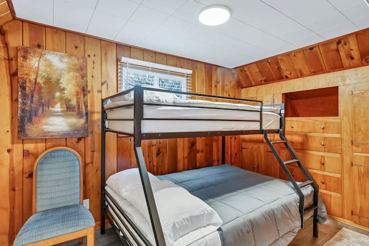 Sleeps 3 wood wrapped with a lot storage spaces bedroom (two) Upstairs.