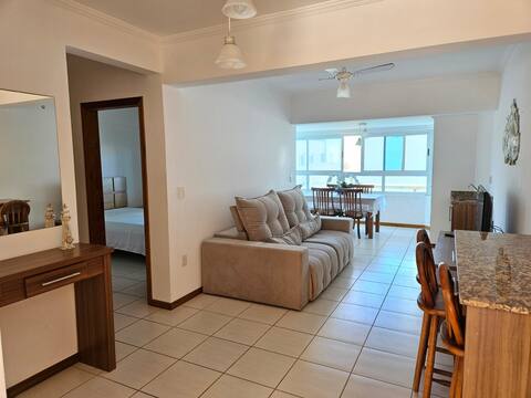 Apartamento Premium Beira Mar com Ar e Patio