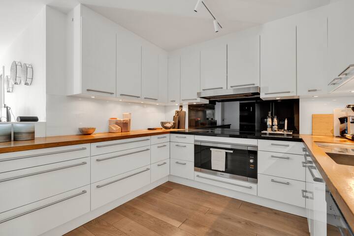 Most luxurious apartment on Airbnb in Oslo. gallery image 3