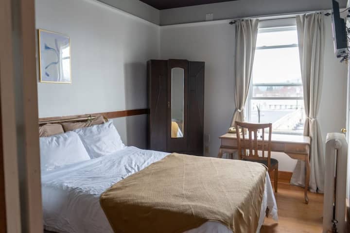 Classic Antique Rooms - Chilliwack